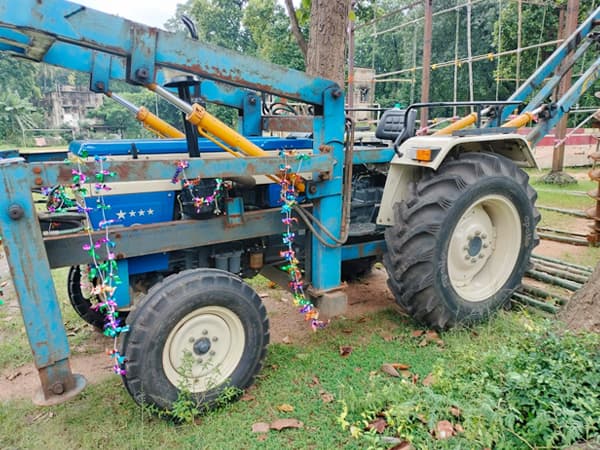 Swaraj 744 XT